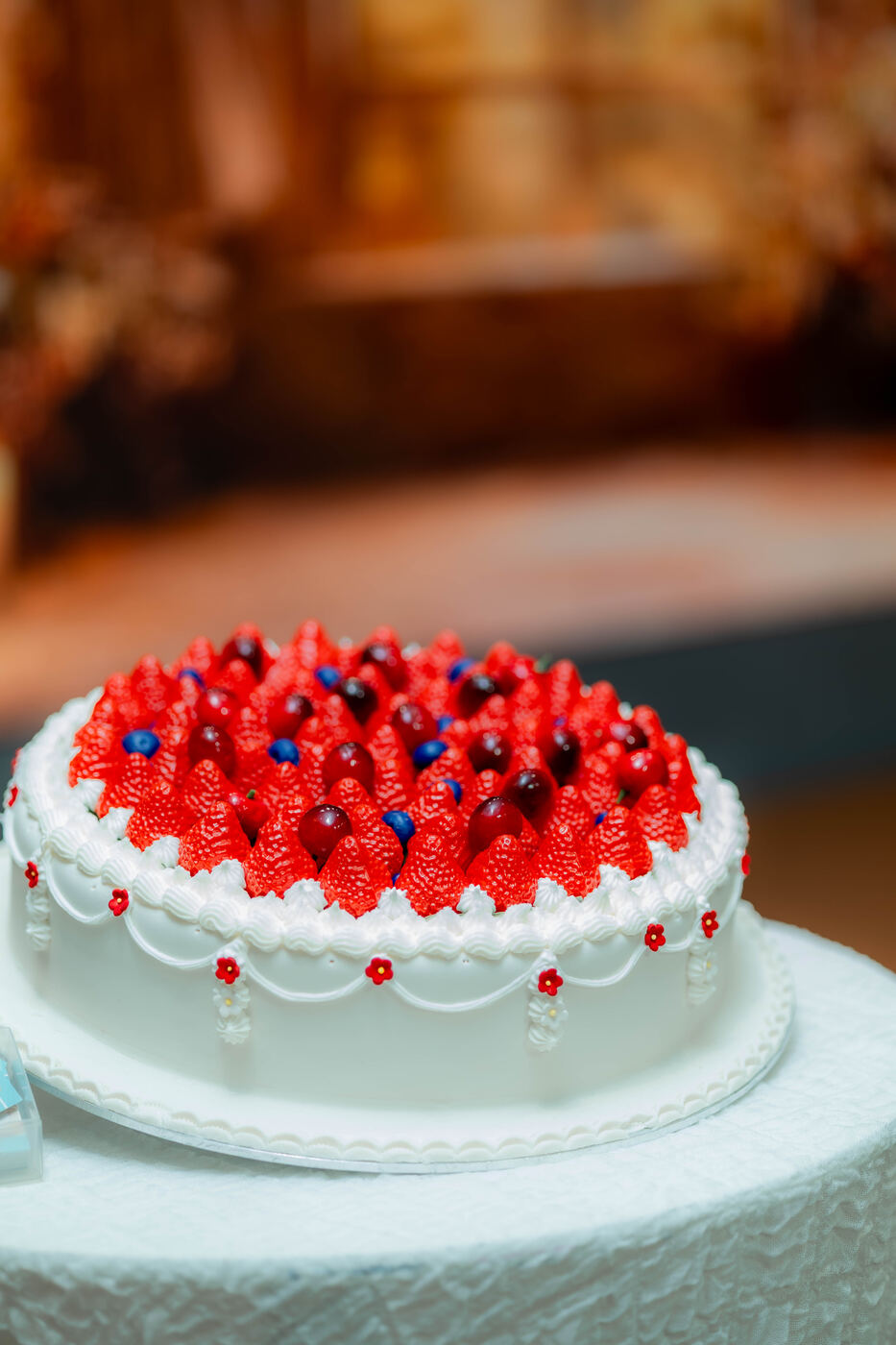 Event cake and dining detail