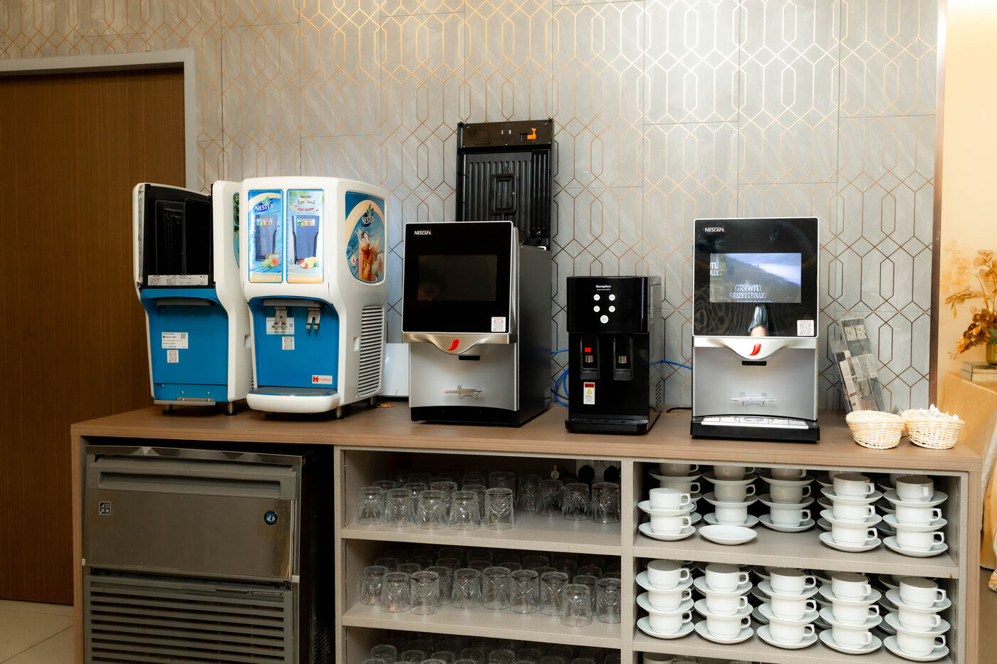 Buffet service and dining detail